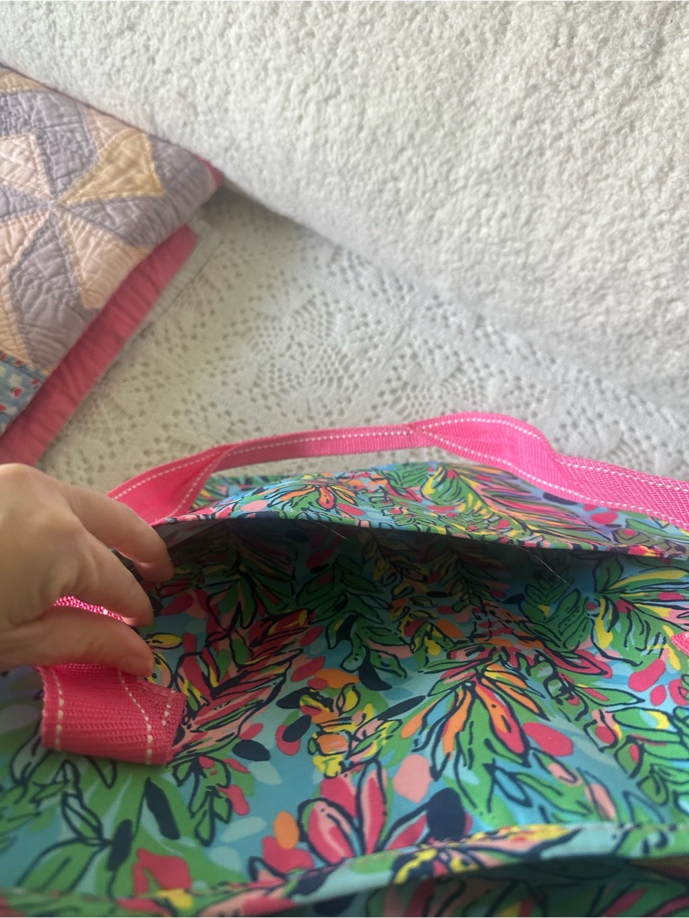 Lily Pulitzer Soft Cooler And Pink Can Opener Set- Tote Bag W Pink Handles View 5